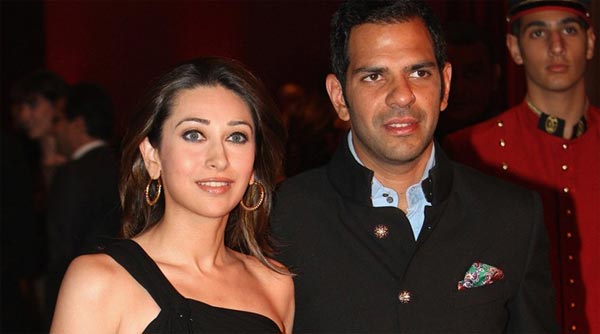 dowry,karisma karisma kapoor files,husband sunjay,bollywood heroine  ఈ హీరోయిన్ కూ వరకట్న భాధలు!